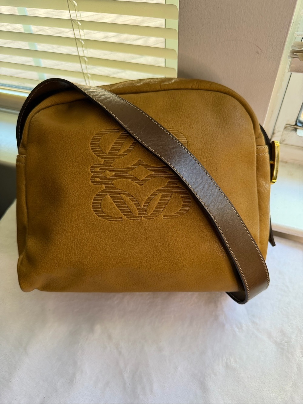 💕Vintage Loewe Leather Anagram Neutral Shoulder Bag
